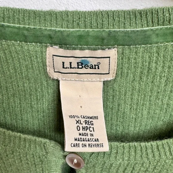 L.L. Bean Cashmere 100% Women's Green  Sweater - Picture 2 of 4